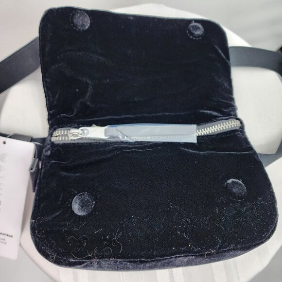 ATHLETA Women's Black Revive Velvet Waistbag New - Picture 5 of 9